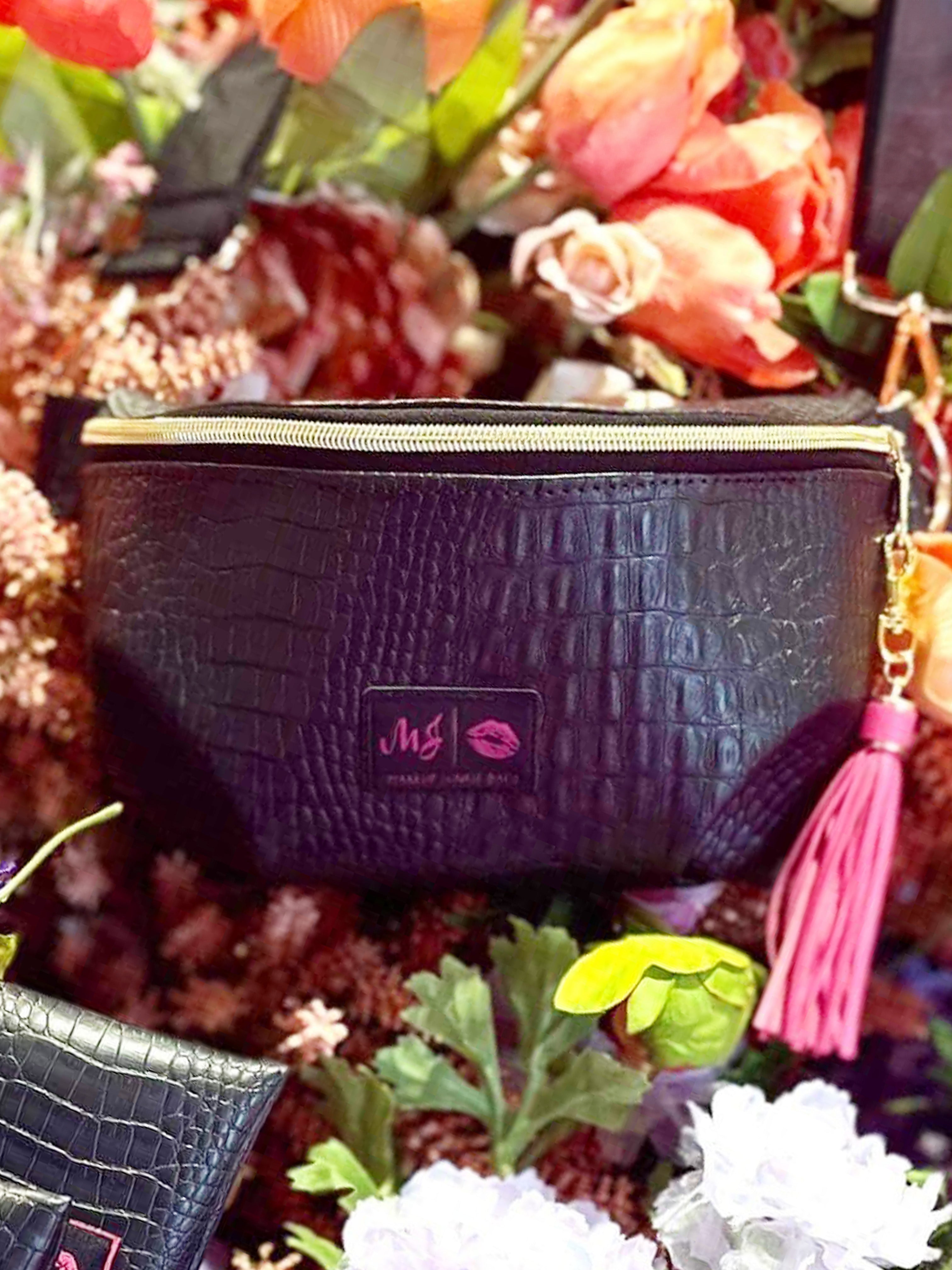 Makeup Junkie Bags Shade of Onyx Sidekick [PreOrder