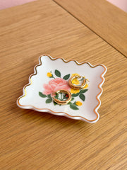 Rifle Paper Co. - Roses Porcelain Scalloped Ring Dish