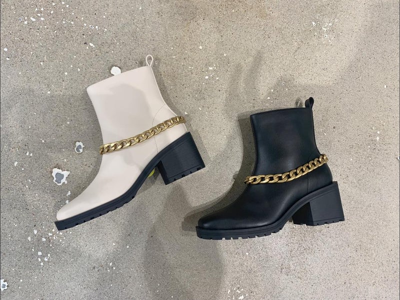 Shu Shop - Yenni Gold Chain White Boots