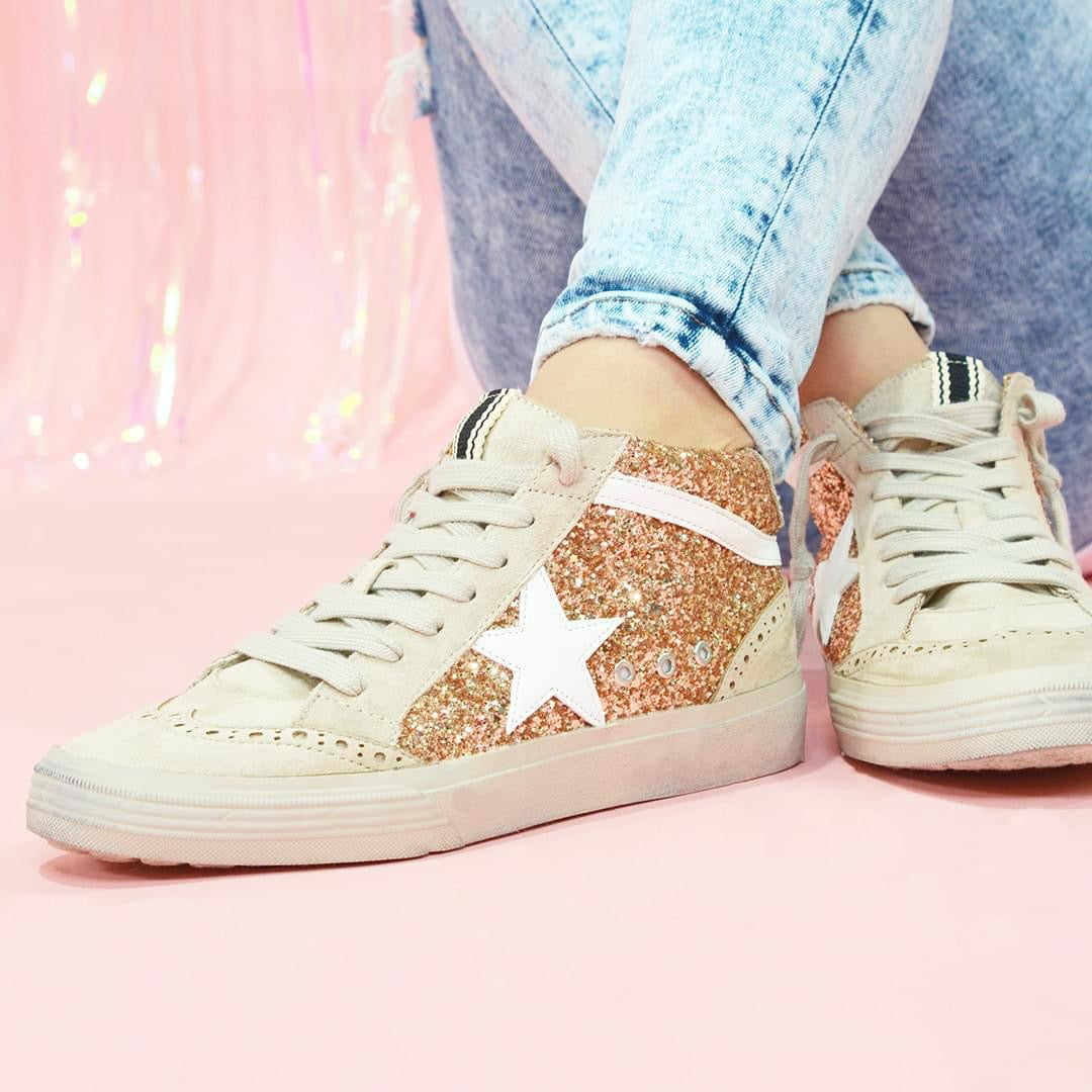 Details 275+ rose gold sneakers latest